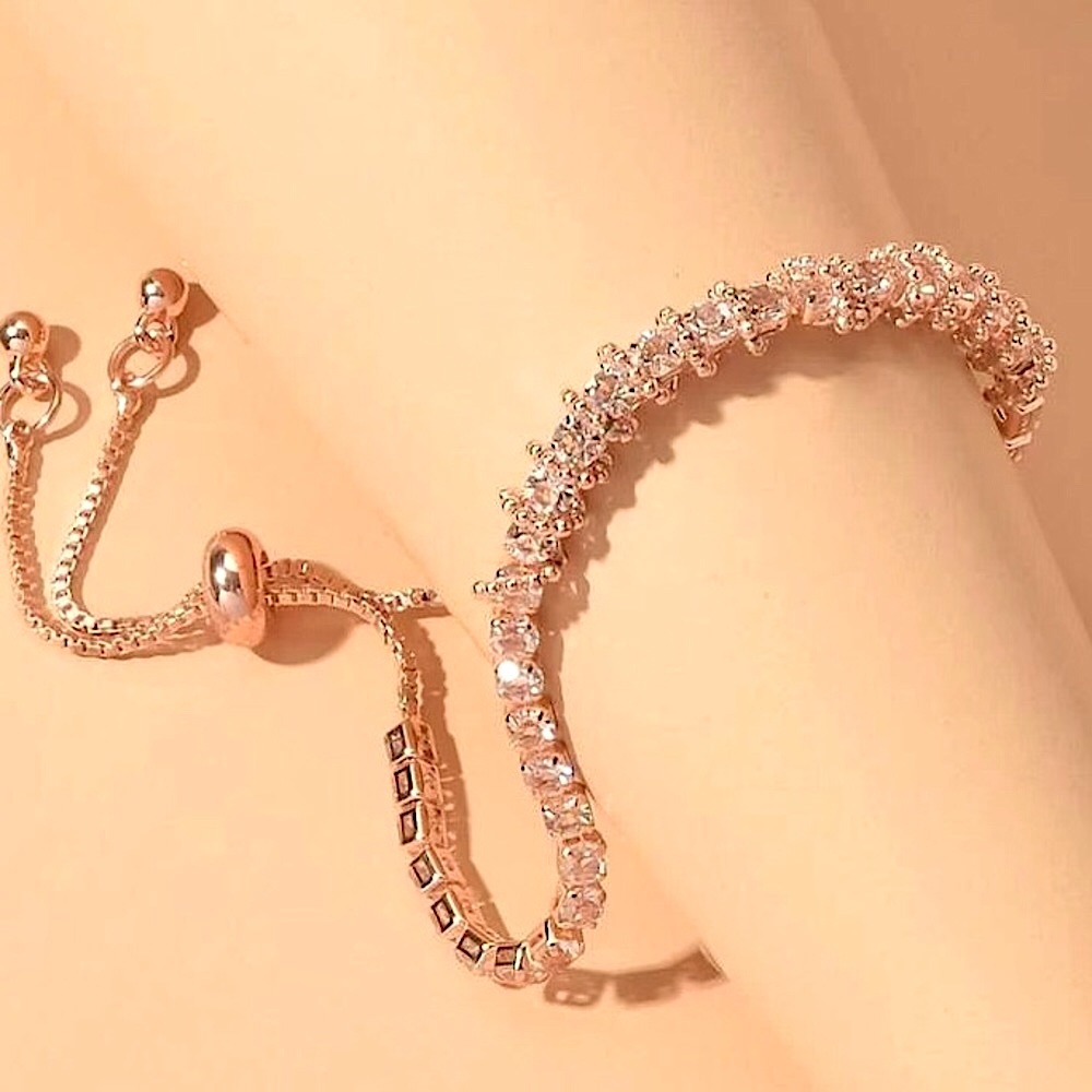 NEW Glamourous Rhinestone Diamond like Bracelet